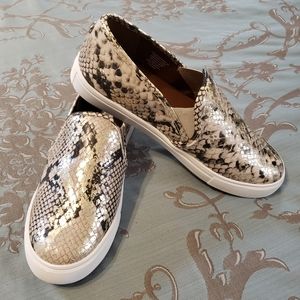 Steve Madden Safary Snake Slip On Sneakers NWOT